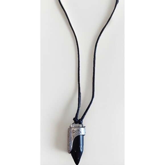 Disney Parks Kyber‎ Crystal Necklace Black Star Wars Galaxy’s Edge NEW - Picture 2 of 3